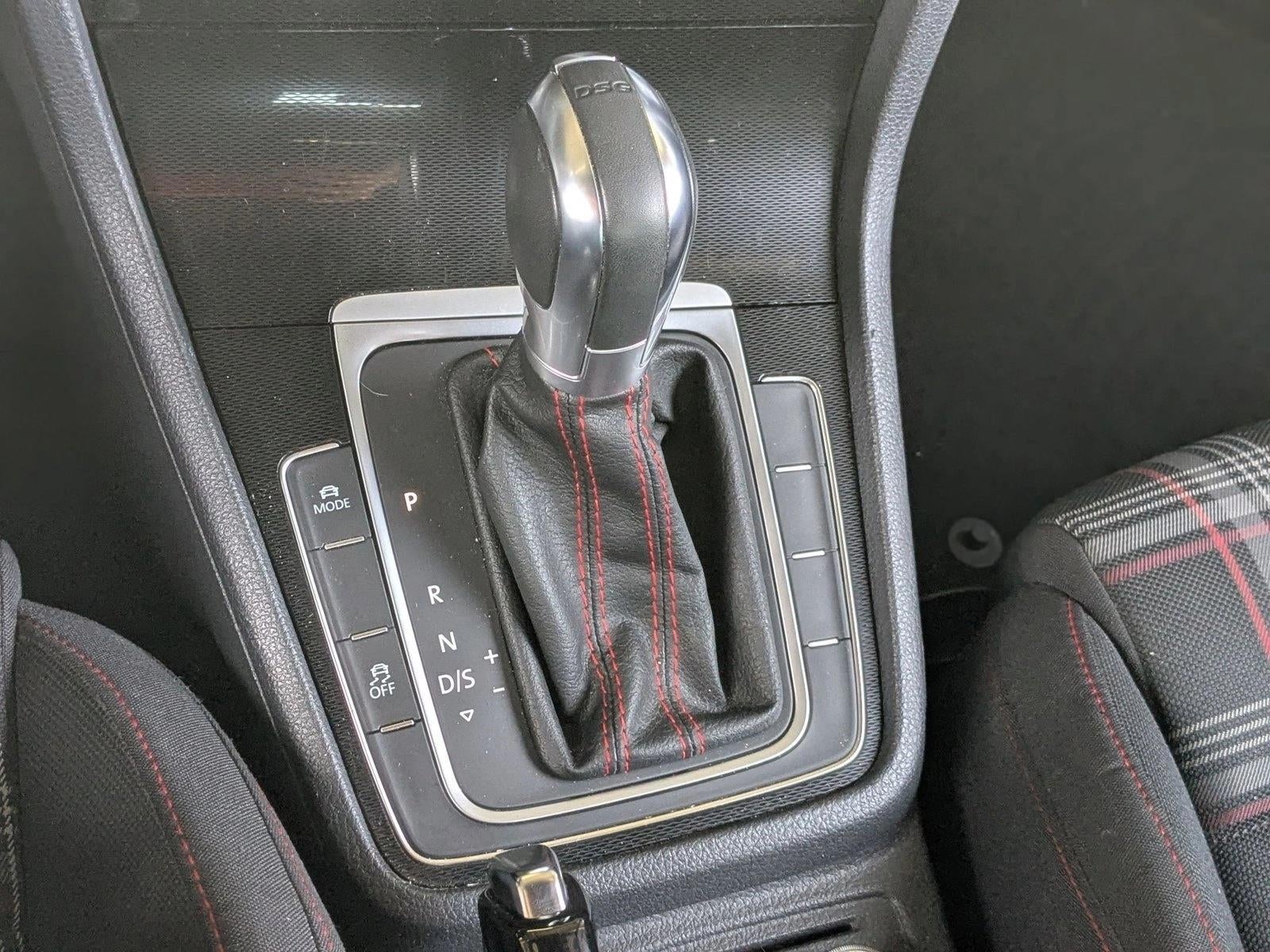 2015 Volkswagen Golf GTI 2dr HB DSG S