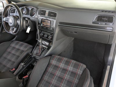 2015 Volkswagen Golf GTI 2dr HB DSG S