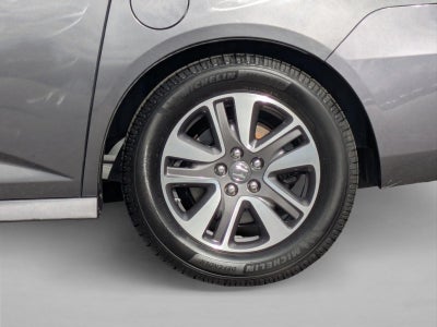 2015 Honda Odyssey Touring with DVD Rear Entertainment System and Navigation