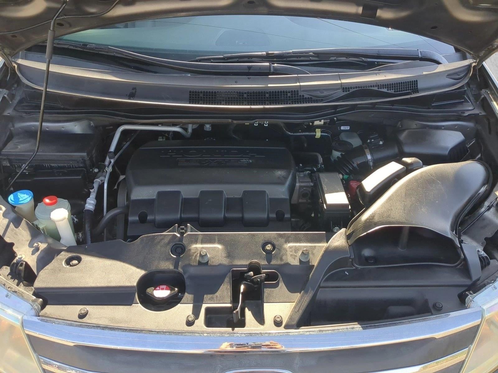 2012 Honda Odyssey Touring with DVD Rear Entertainment System and Navigation