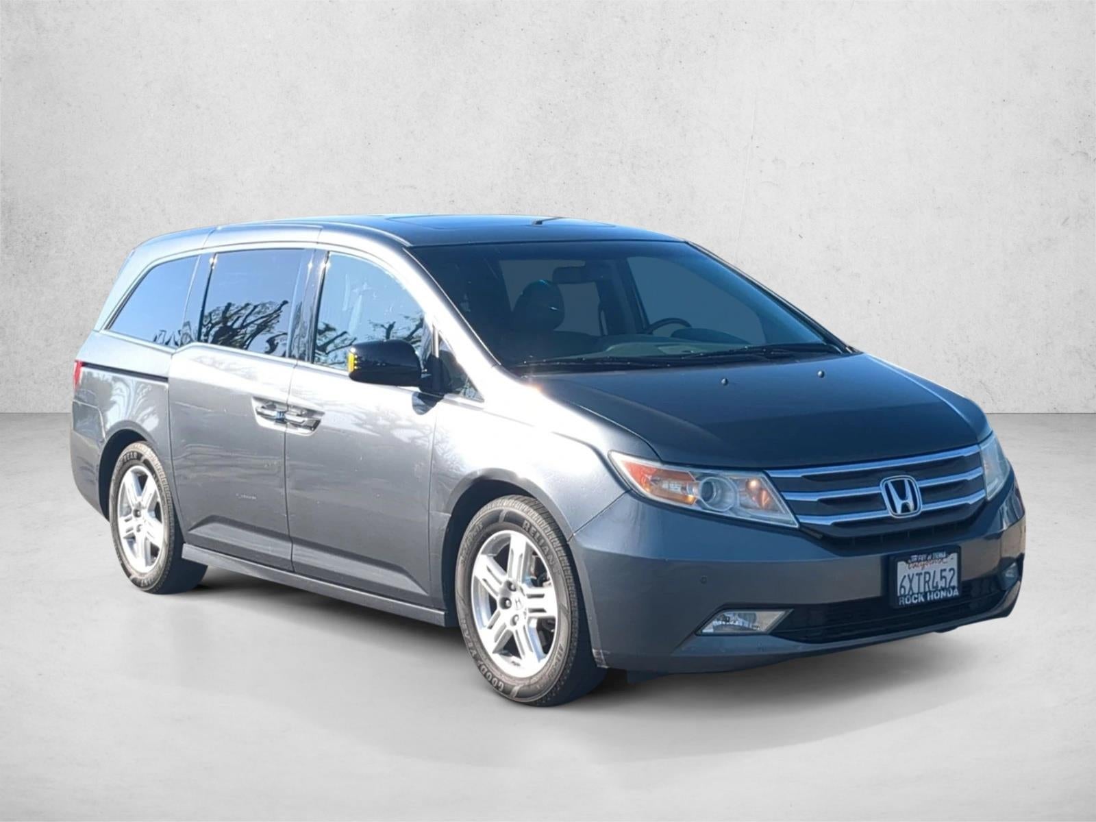 2012 Honda Odyssey Touring with DVD Rear Entertainment System and Navigation