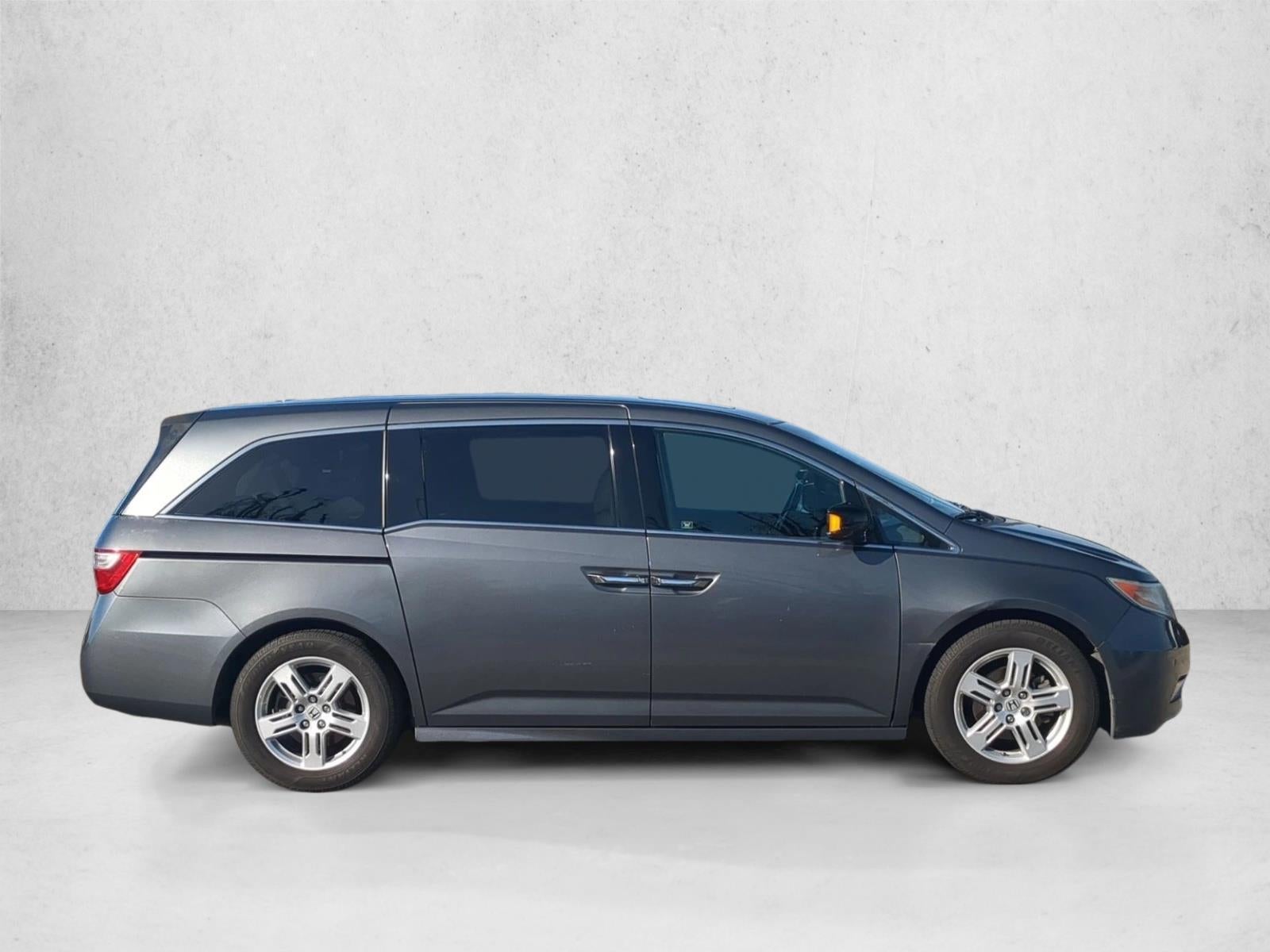 2012 Honda Odyssey Touring with DVD Rear Entertainment System and Navigation