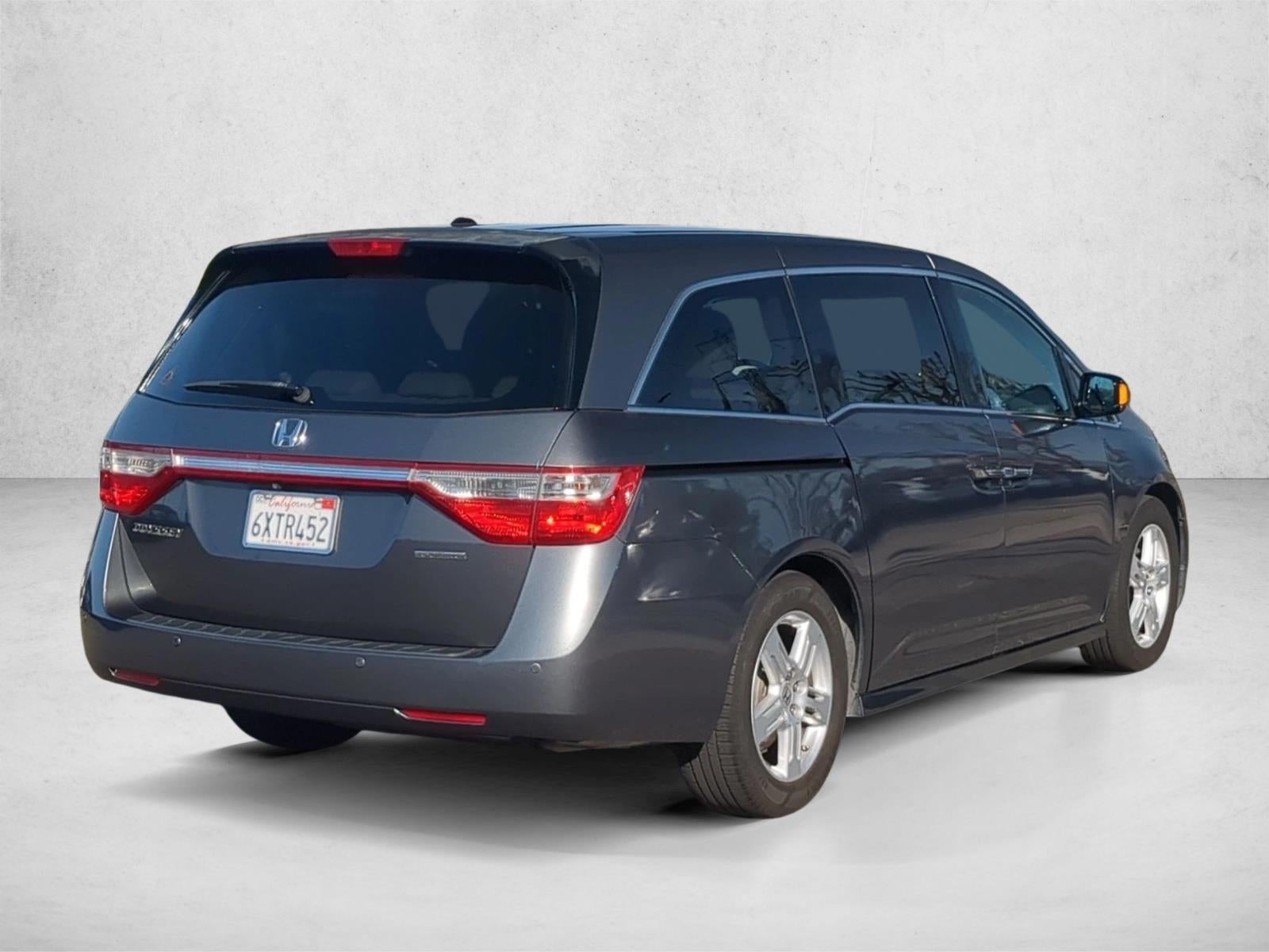 2012 Honda Odyssey Touring with DVD Rear Entertainment System and Navigation