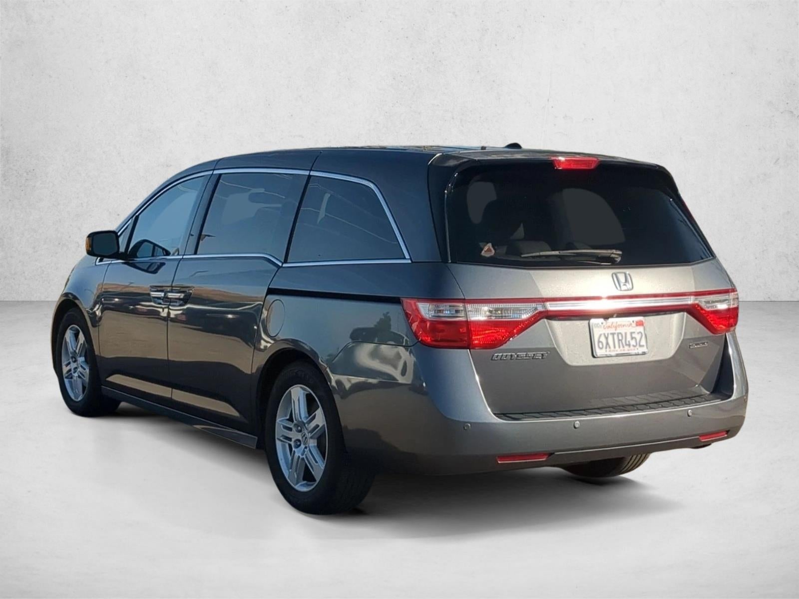 2012 Honda Odyssey Touring with DVD Rear Entertainment System and Navigation