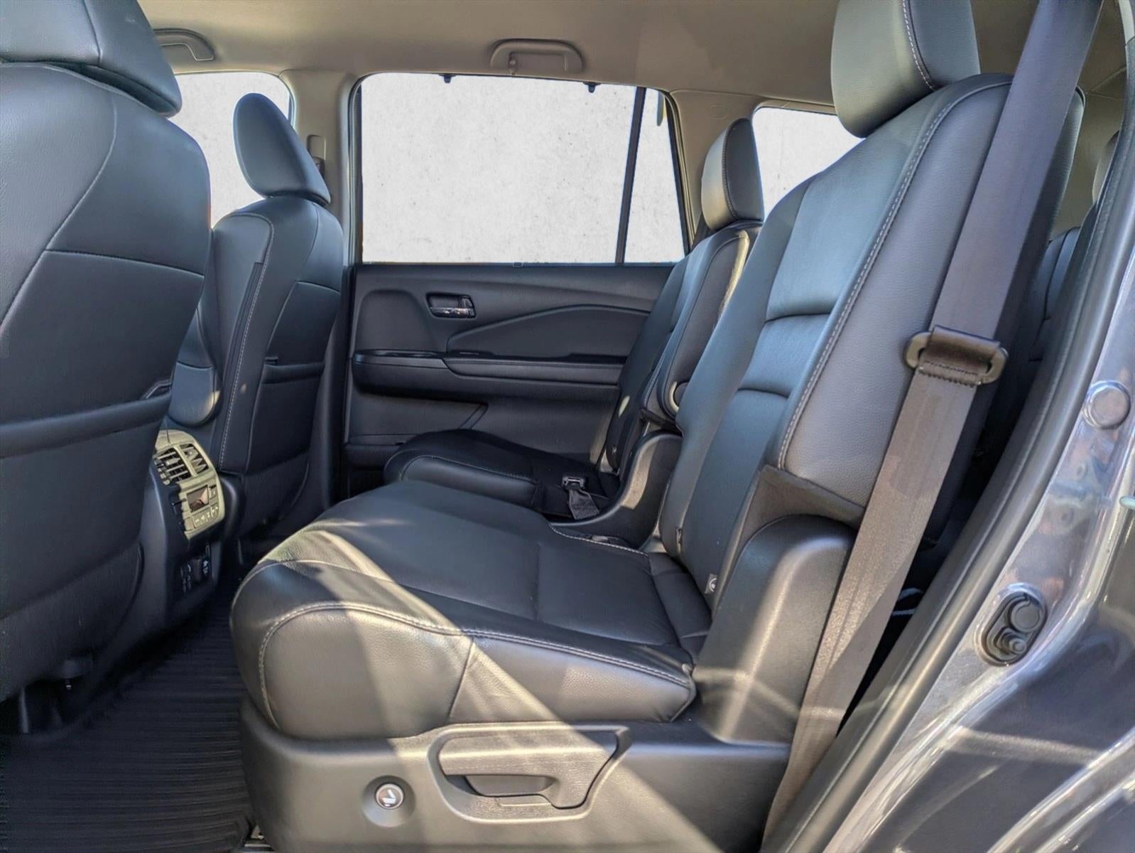 2022 Honda Pilot Touring 7-Passenger 2WD