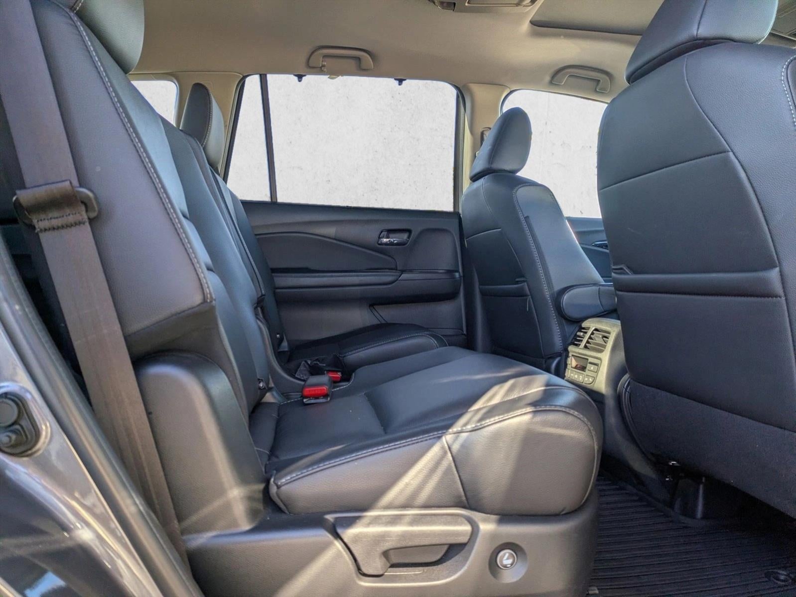 2022 Honda Pilot Touring 7-Passenger 2WD