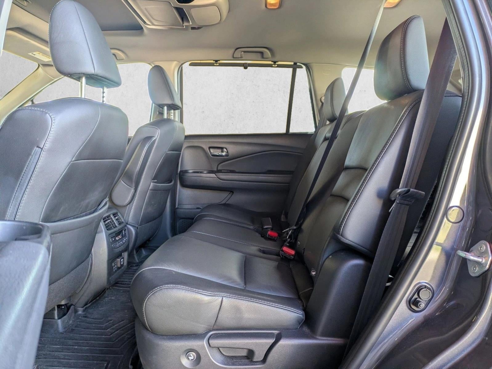 2022 Honda Pilot Touring 8-Passenger 2WD