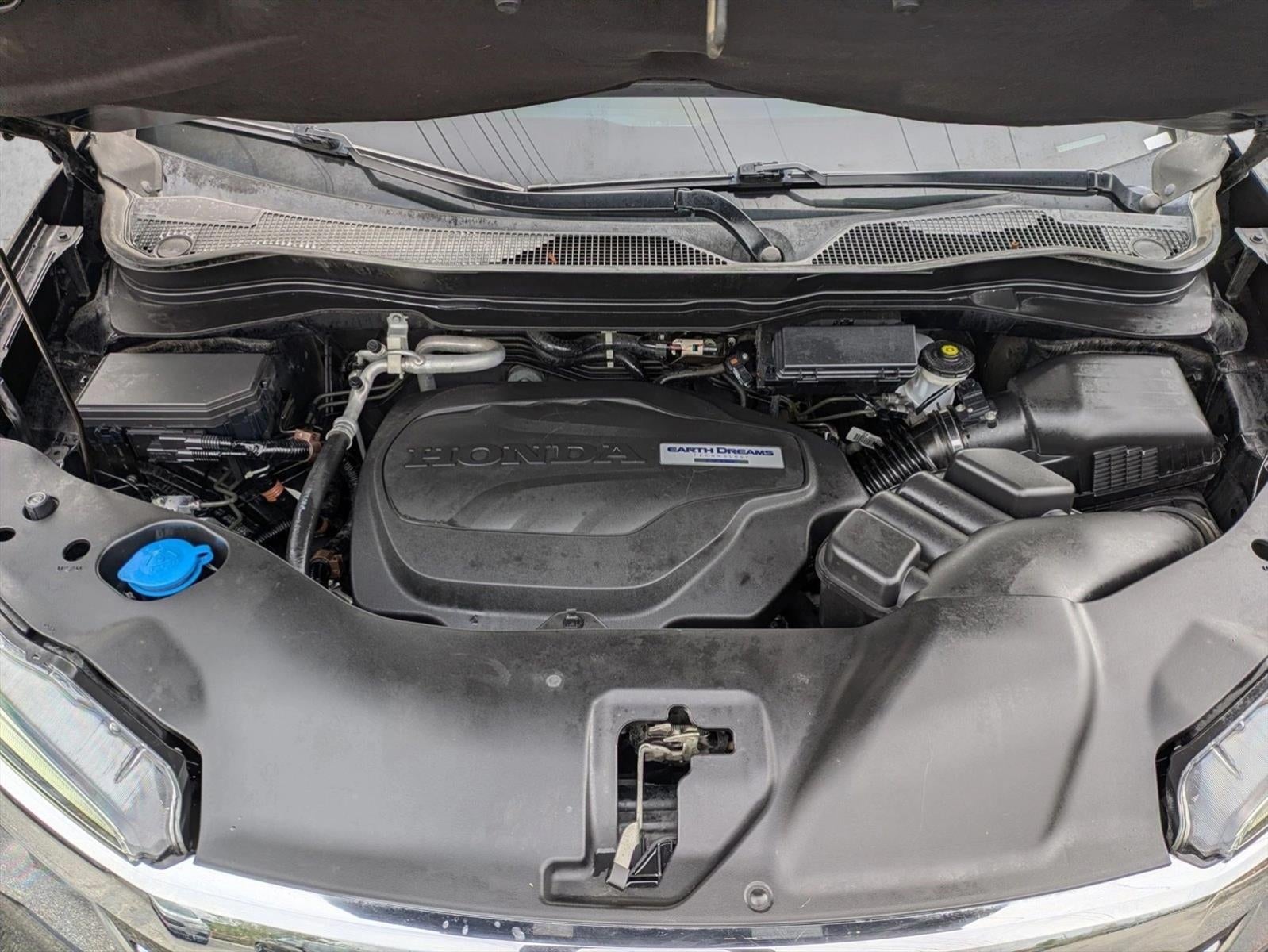 2016 Honda Pilot AWD 4dr Elite with DVD Rear Entertainment System and Navigation