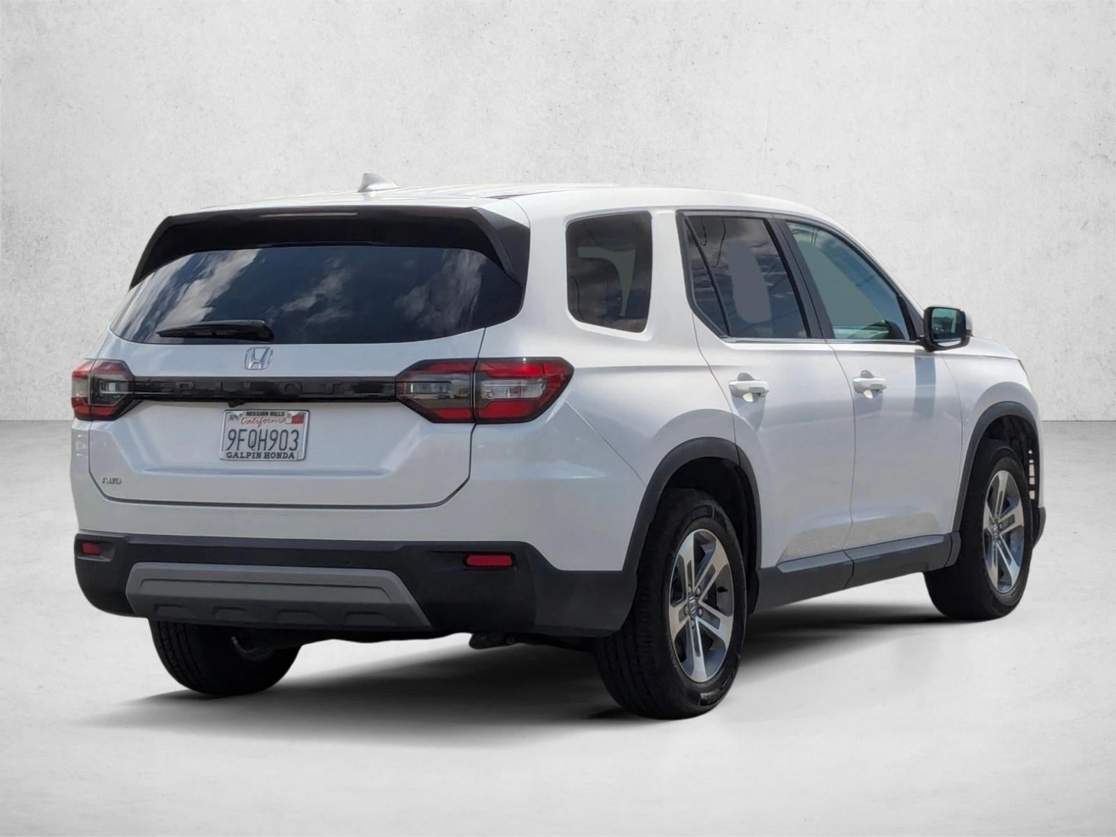 2023 Honda Pilot EX-L 8 Passenger AWD