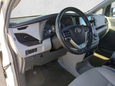 2015 Toyota Sienna 5dr 8-Pass Van XLE FWD (Natl)