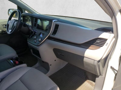 2015 Toyota Sienna 5dr 8-Pass Van XLE FWD (Natl)