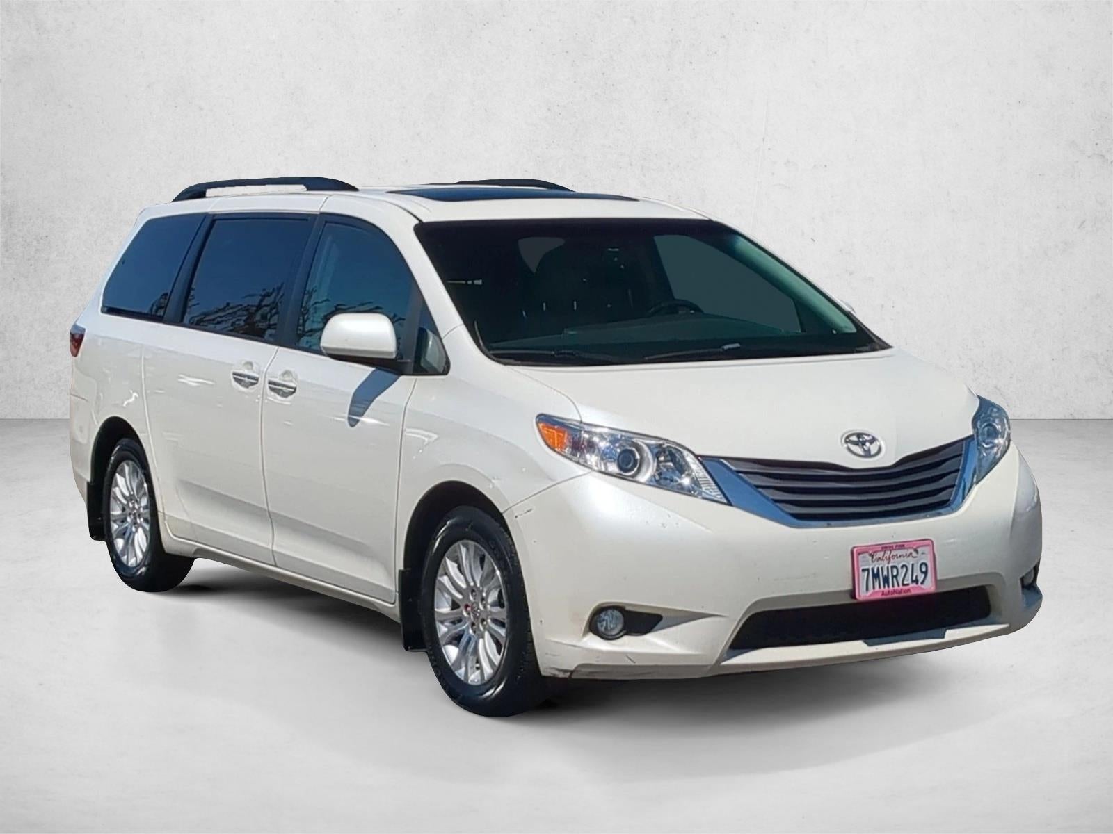 2015 Toyota Sienna 5dr 8-Pass Van XLE FWD (Natl)