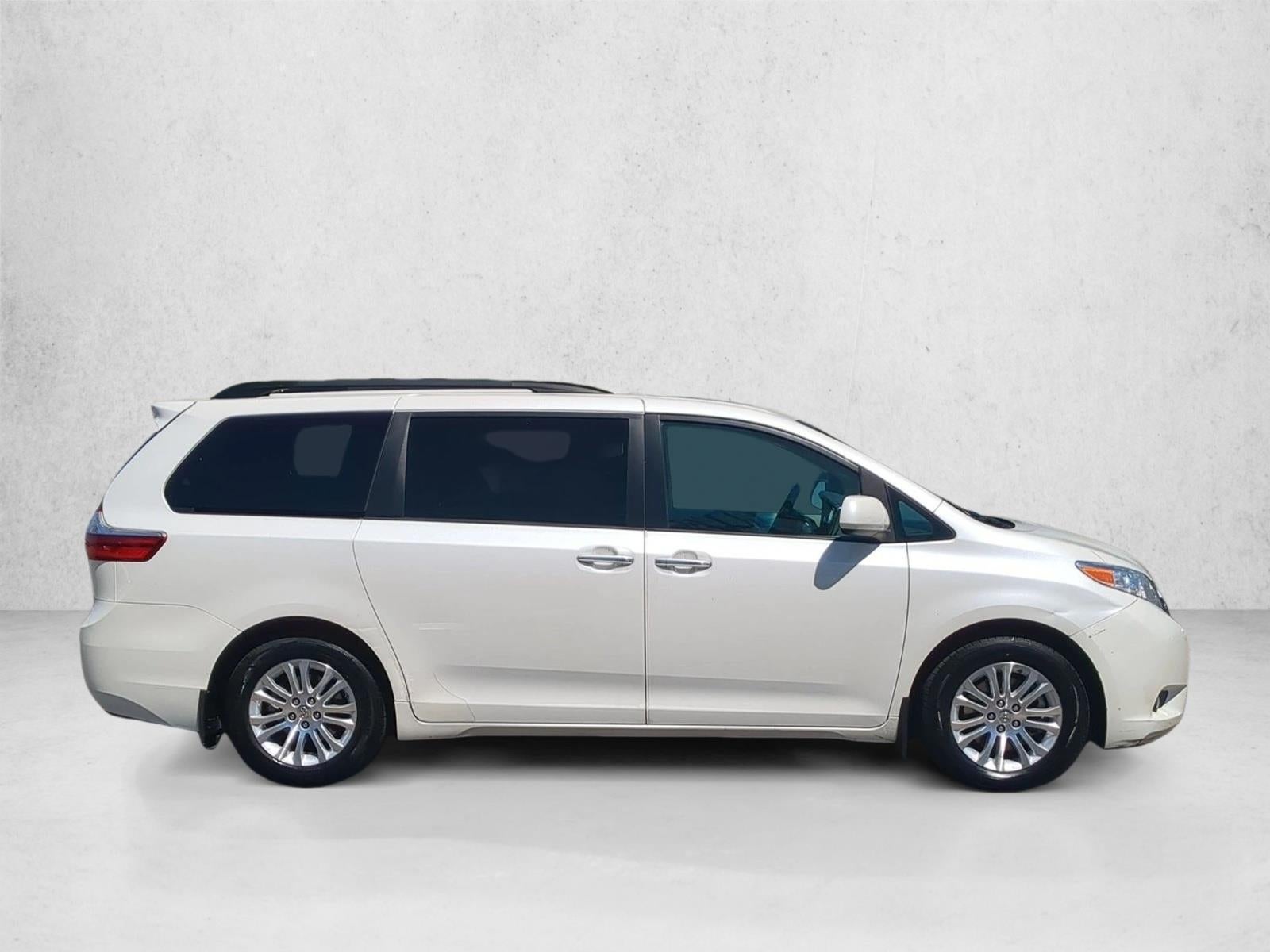 2015 Toyota Sienna 5dr 8-Pass Van XLE FWD (Natl)