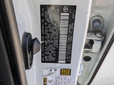 2016 Toyota Prius 5dr HB Four (Natl)