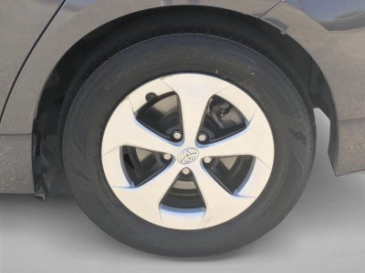 2014 Toyota Prius 5dr HB Three (Natl)