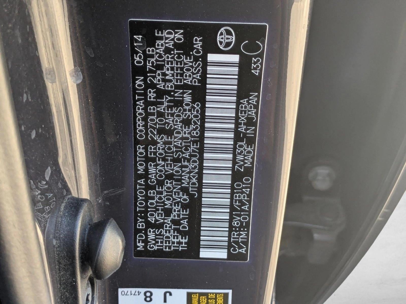 2014 Toyota Prius 5dr HB Three (Natl)