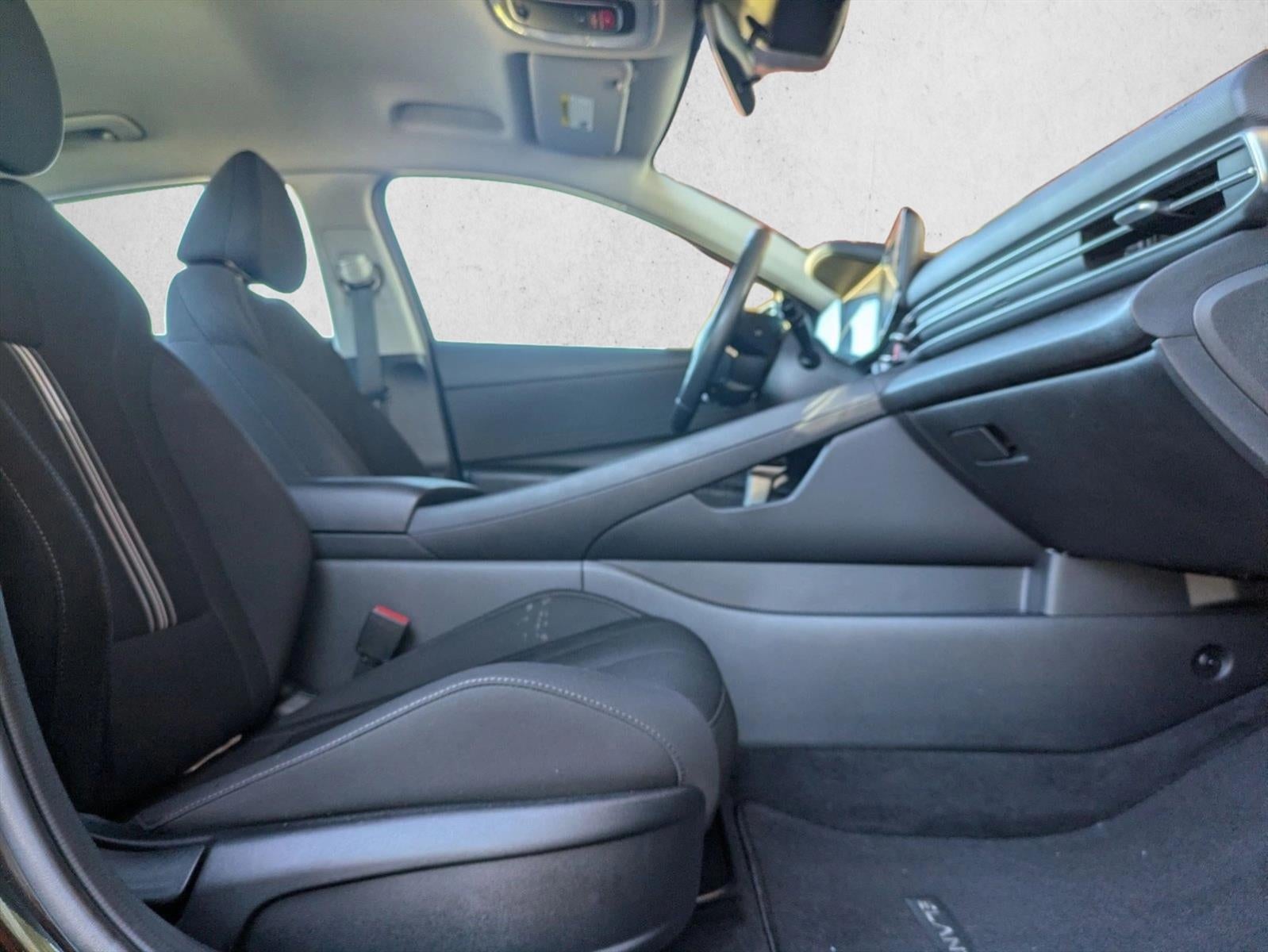 2023 Hyundai ELANTRA SEL IVT