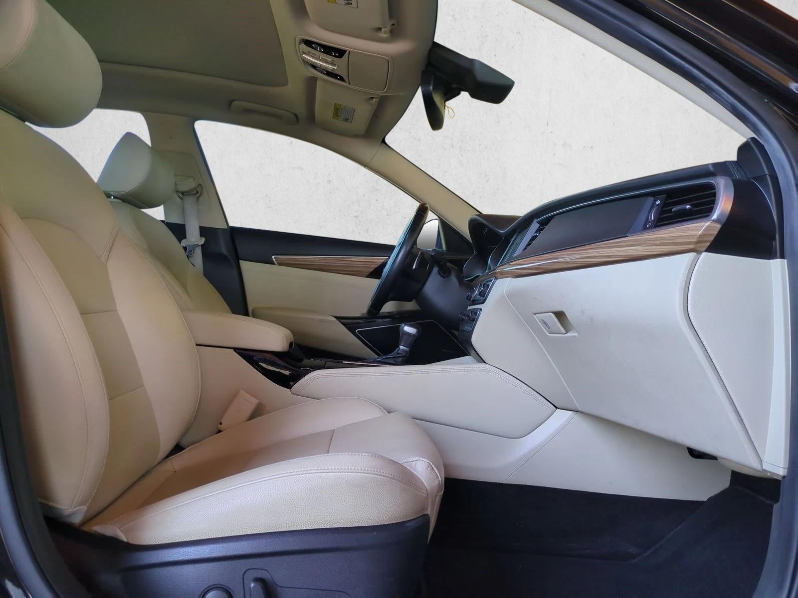 2017 Kia Cadenza Technology Sedan