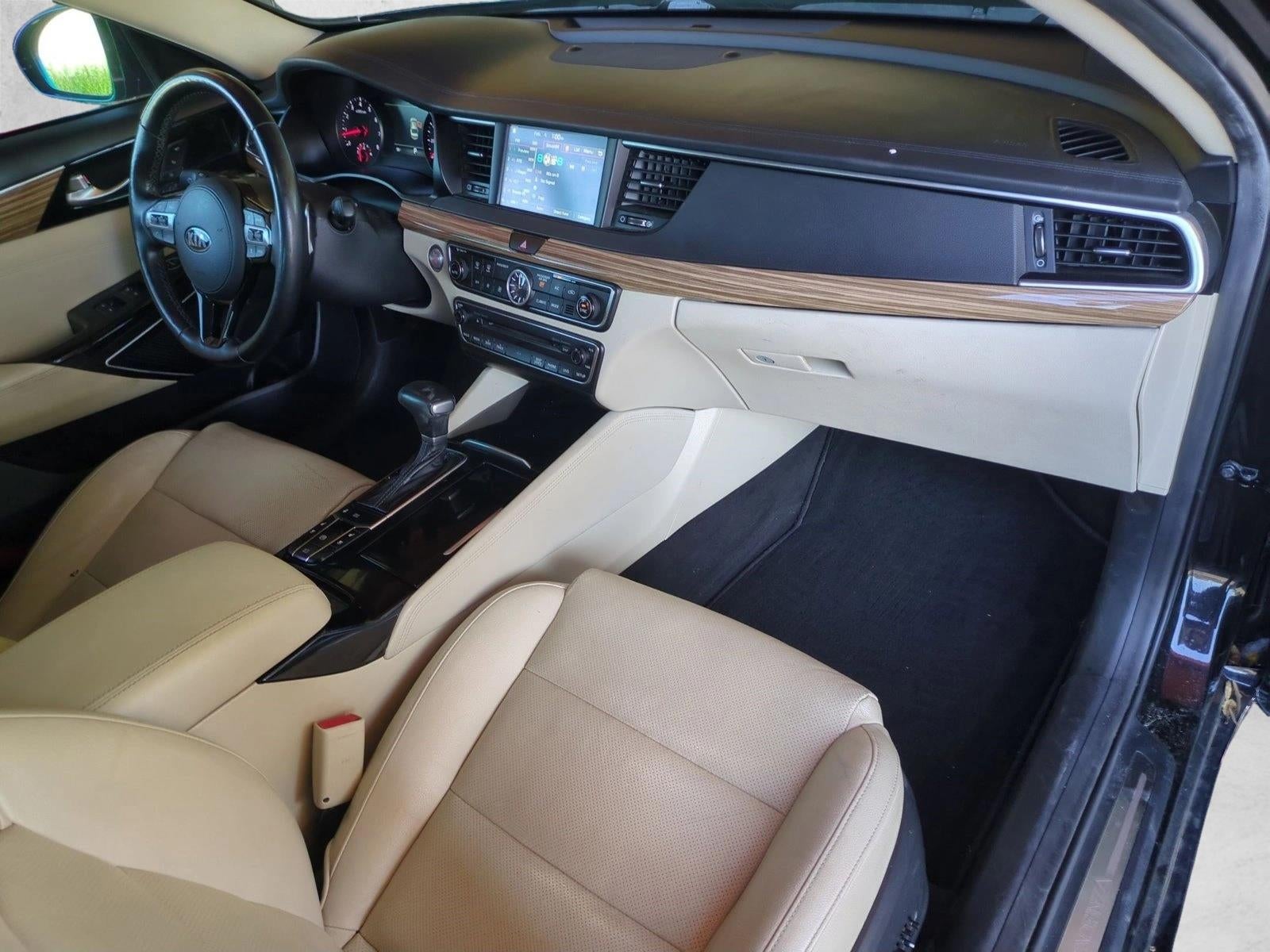 2017 Kia Cadenza Technology Sedan