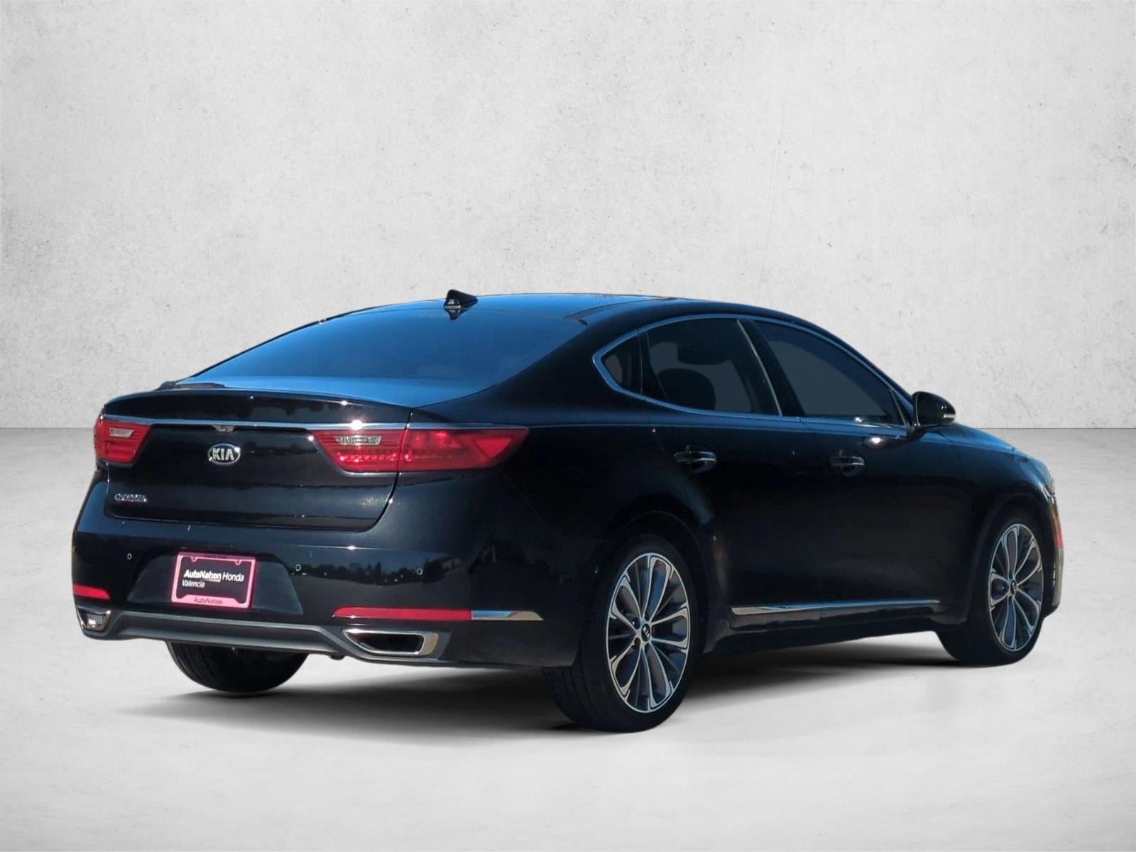 2017 Kia Cadenza Technology Sedan