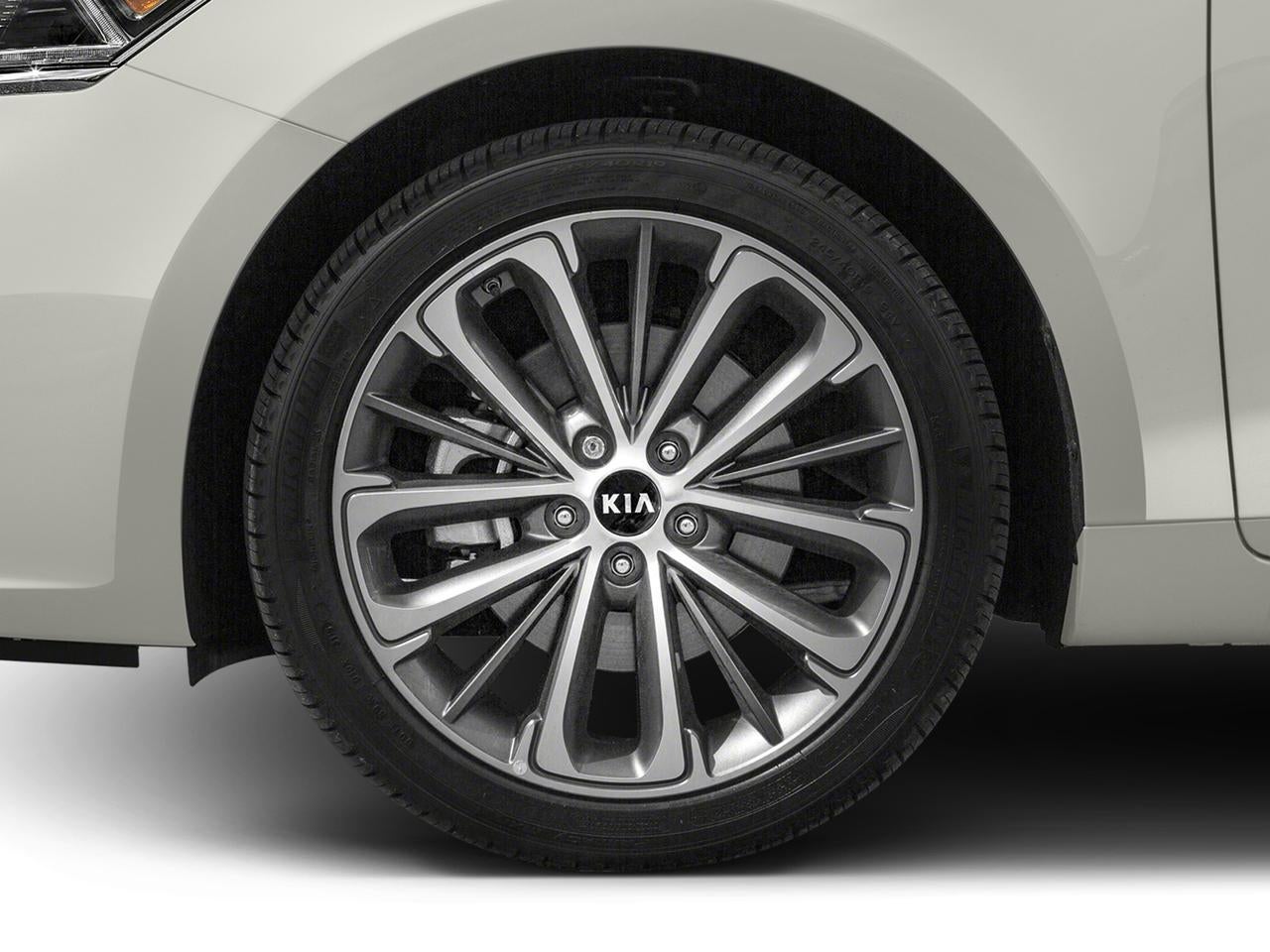 2017 Kia Cadenza Technology Sedan