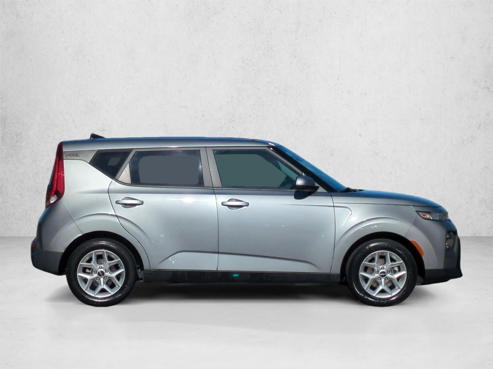 2022 Kia Soul LX IVT