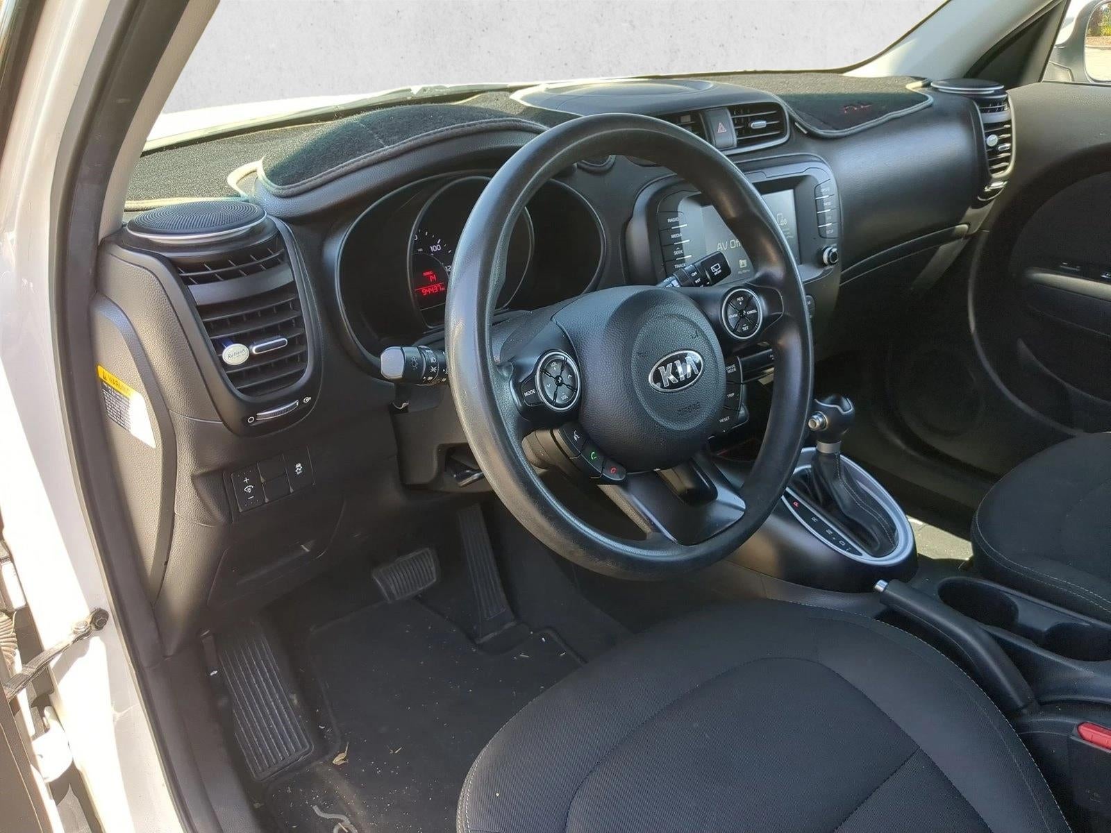 2019 Kia Soul + Auto