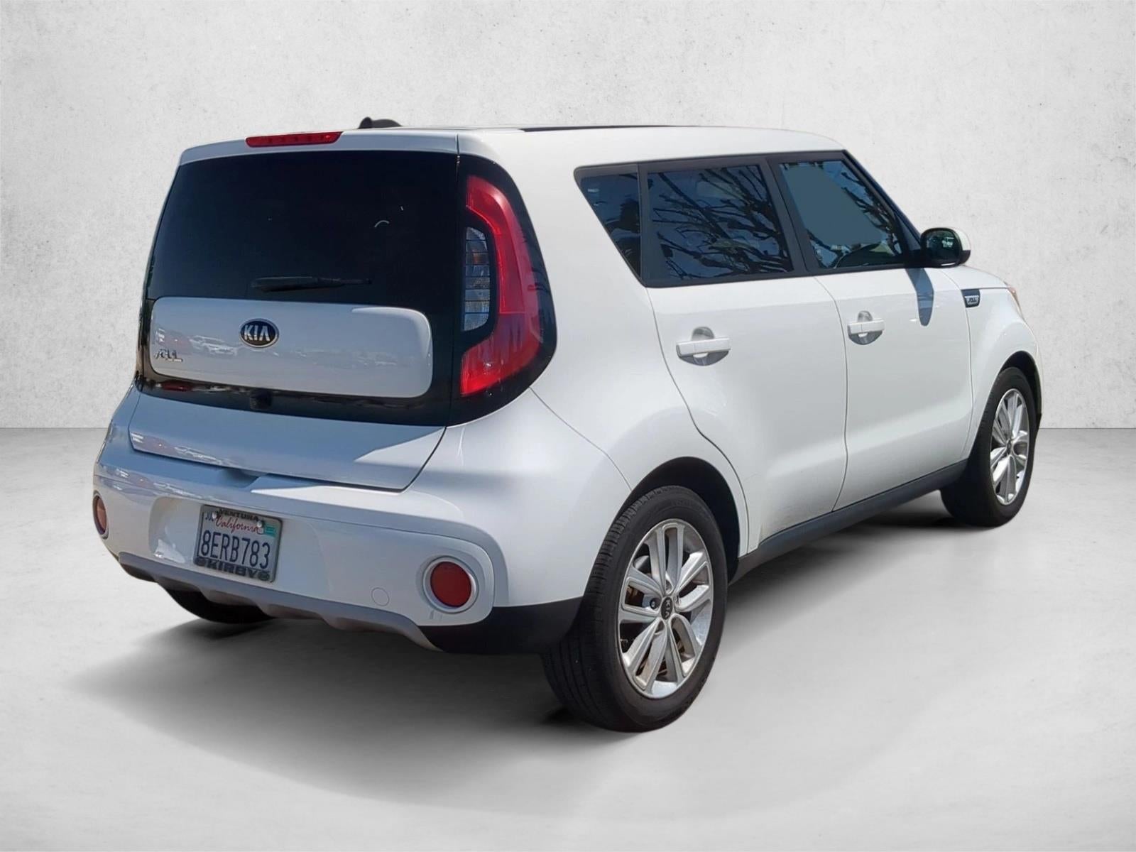 2019 Kia Soul + Auto