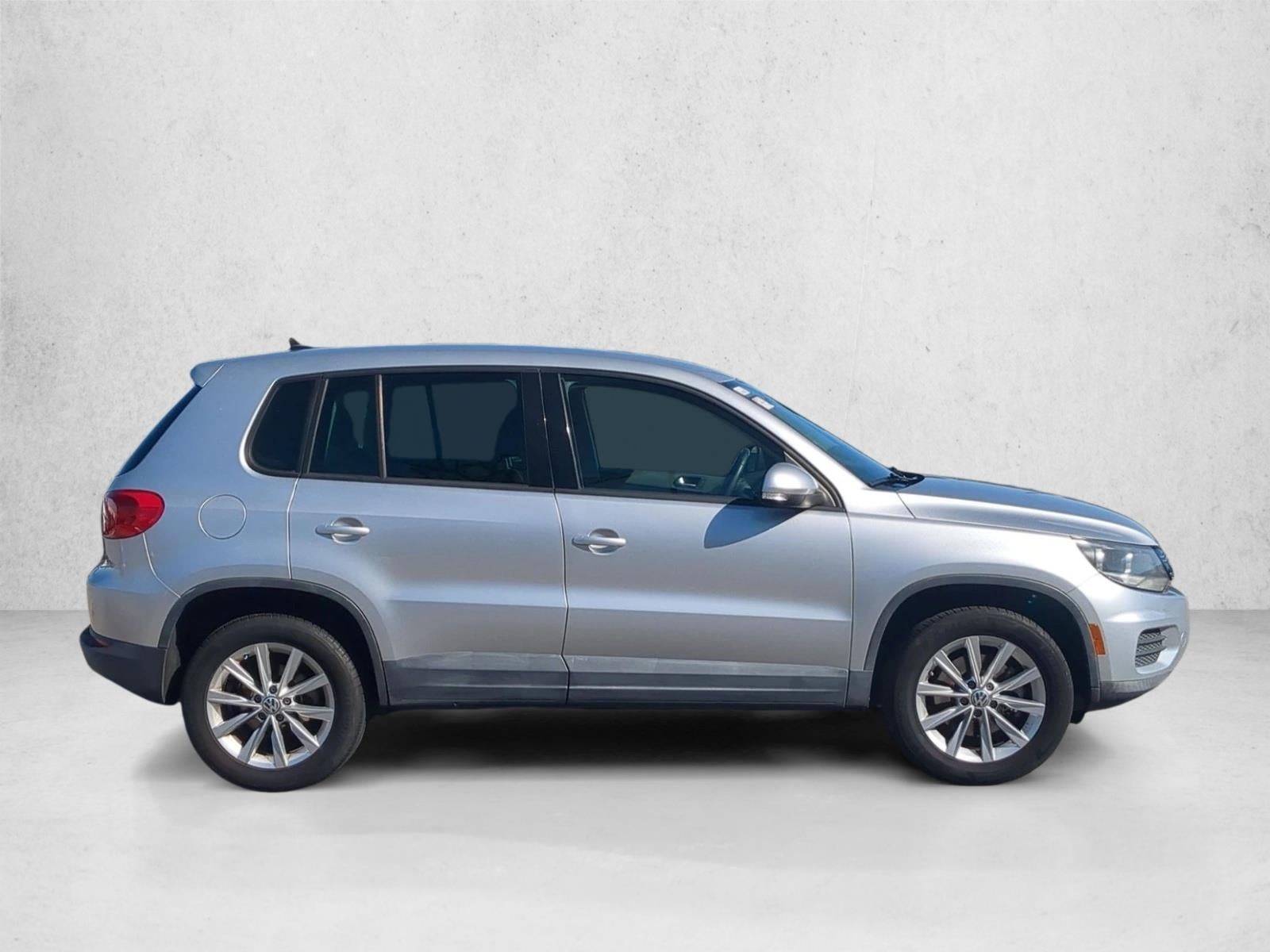 2014 Volkswagen Tiguan 2WD 4dr Auto SE