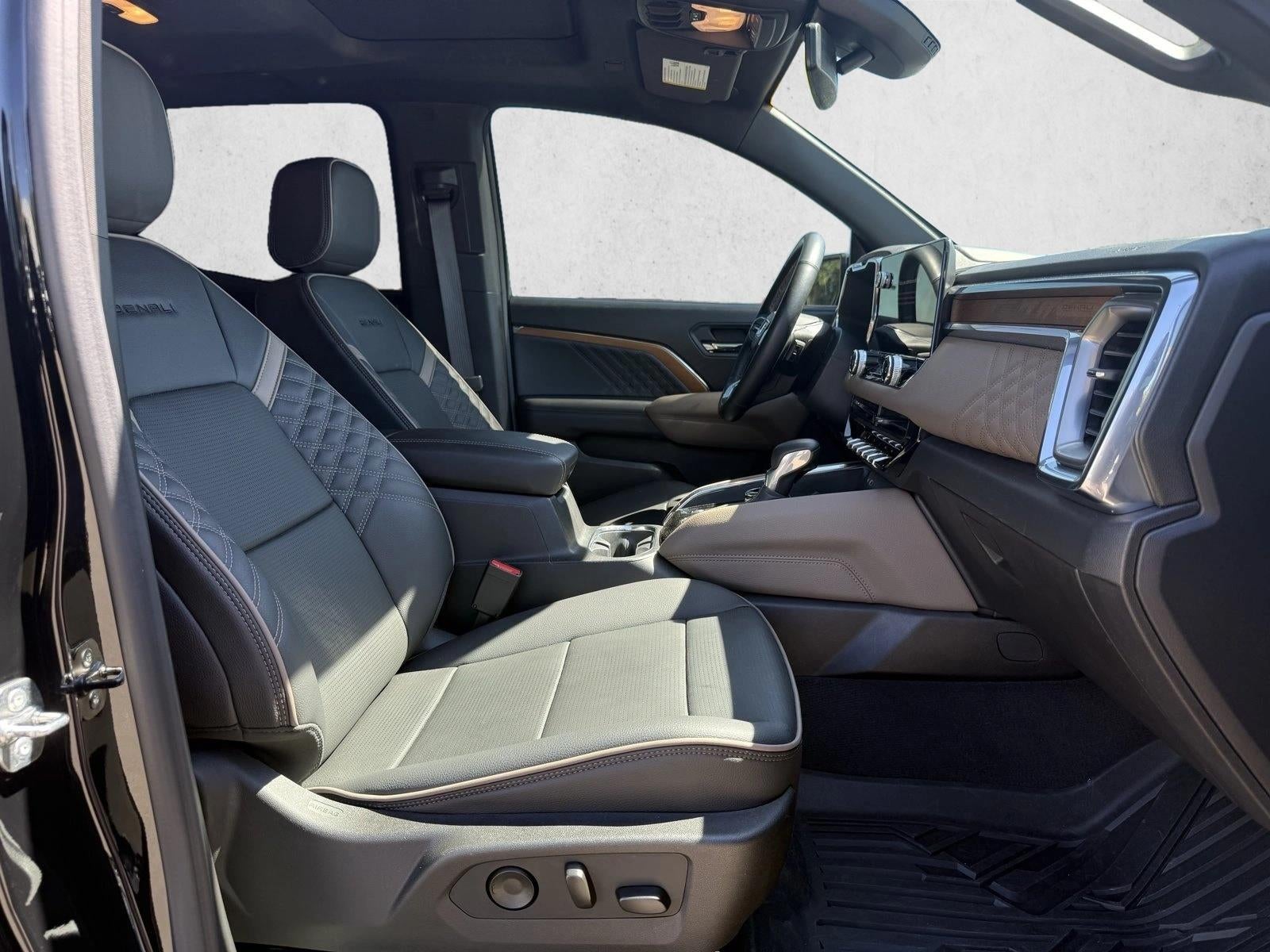 2025 GMC Canyon Crew Cab Short Box 4-Wheel Drive Denali