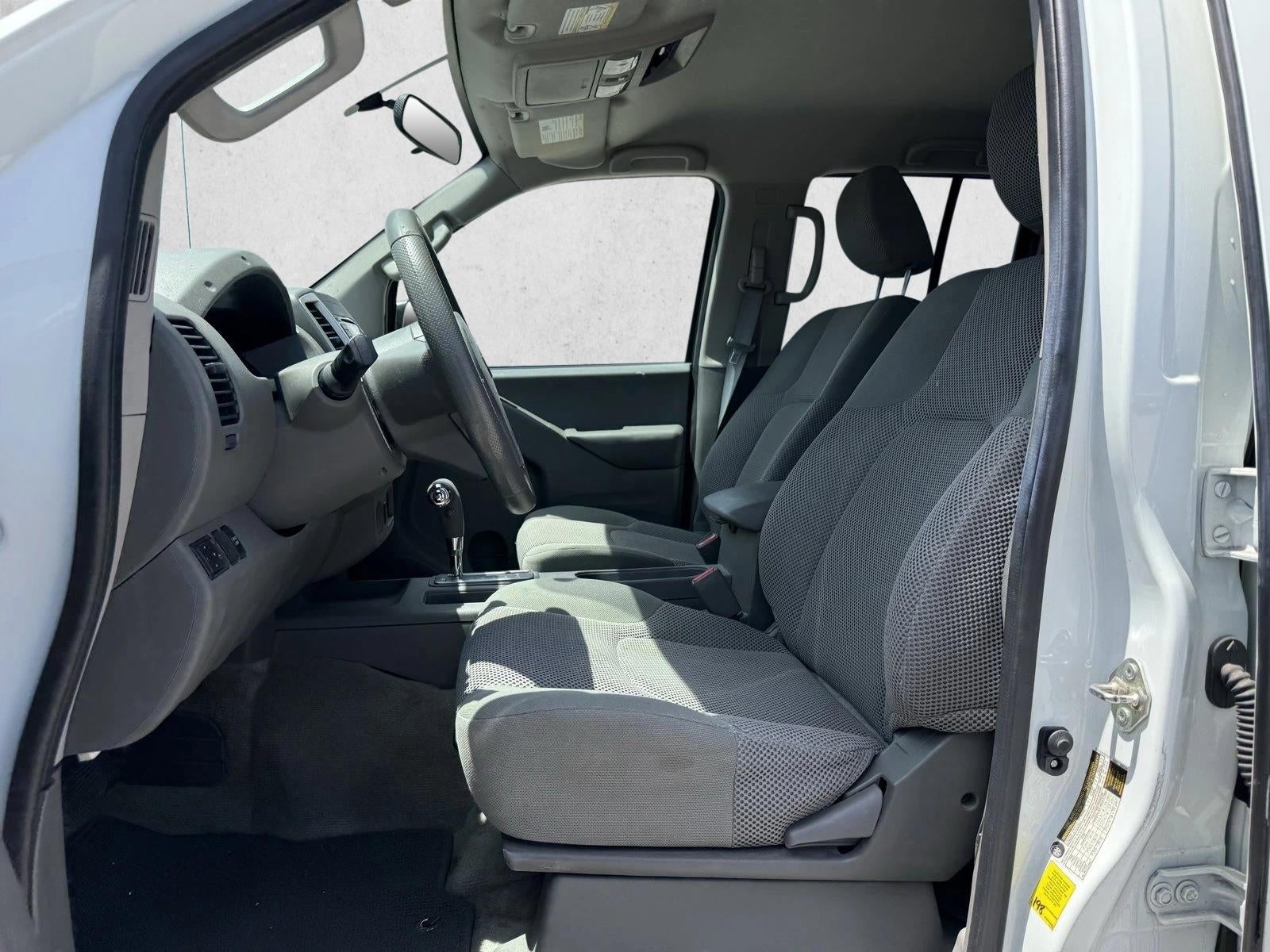 2016 Nissan Frontier 2WD Crew Cab SWB Auto SV