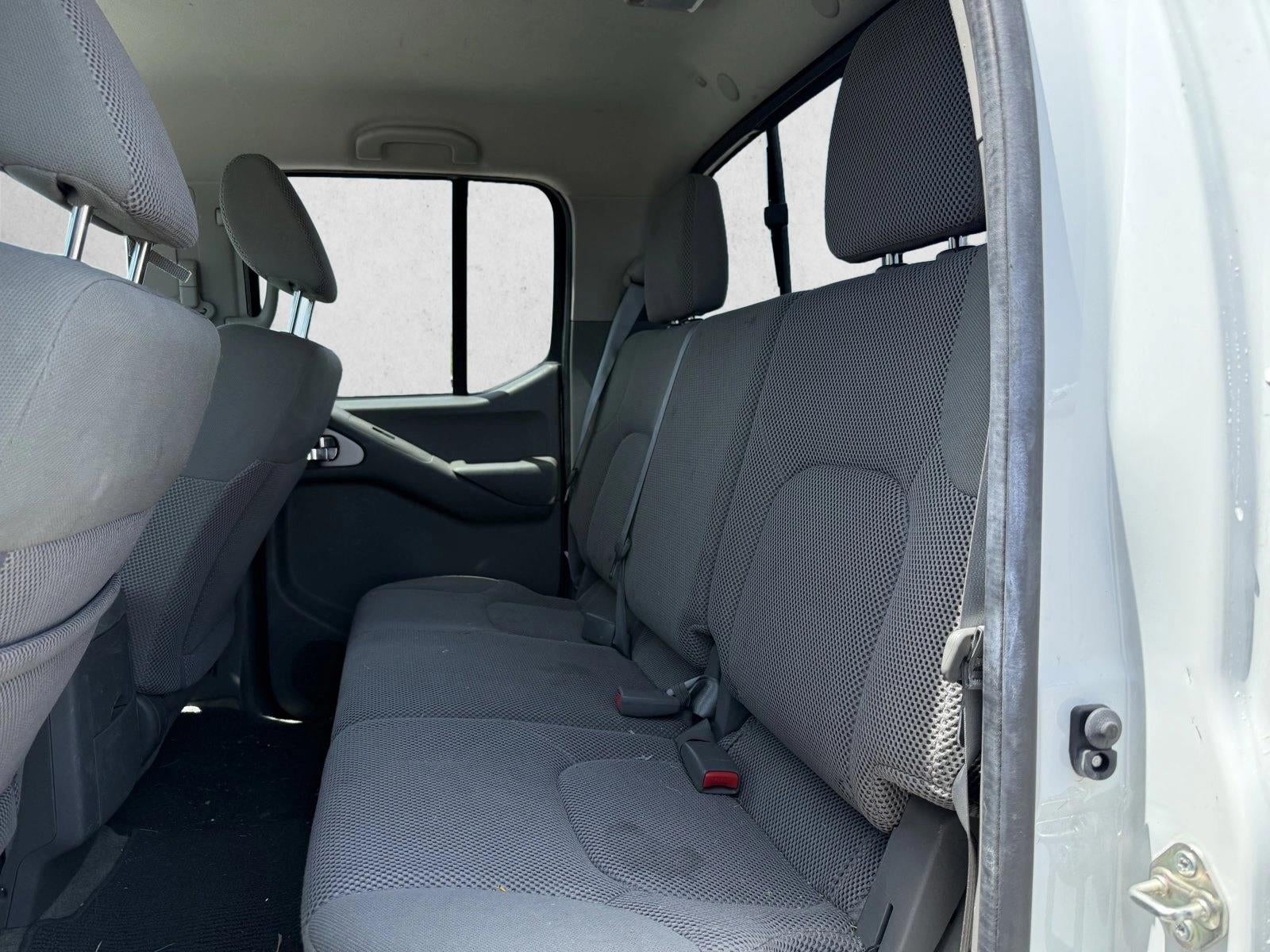 2016 Nissan Frontier 2WD Crew Cab SWB Auto SV