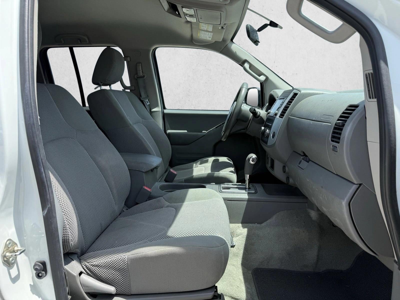 2016 Nissan Frontier 2WD Crew Cab SWB Auto SV