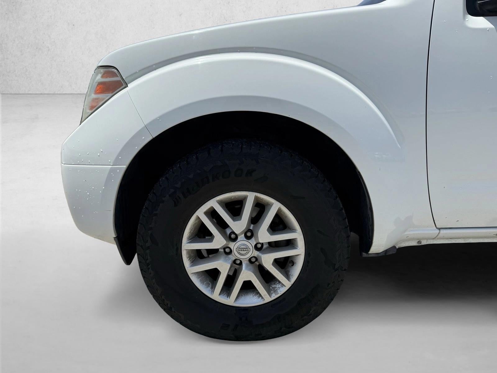 2016 Nissan Frontier 2WD Crew Cab SWB Auto SV