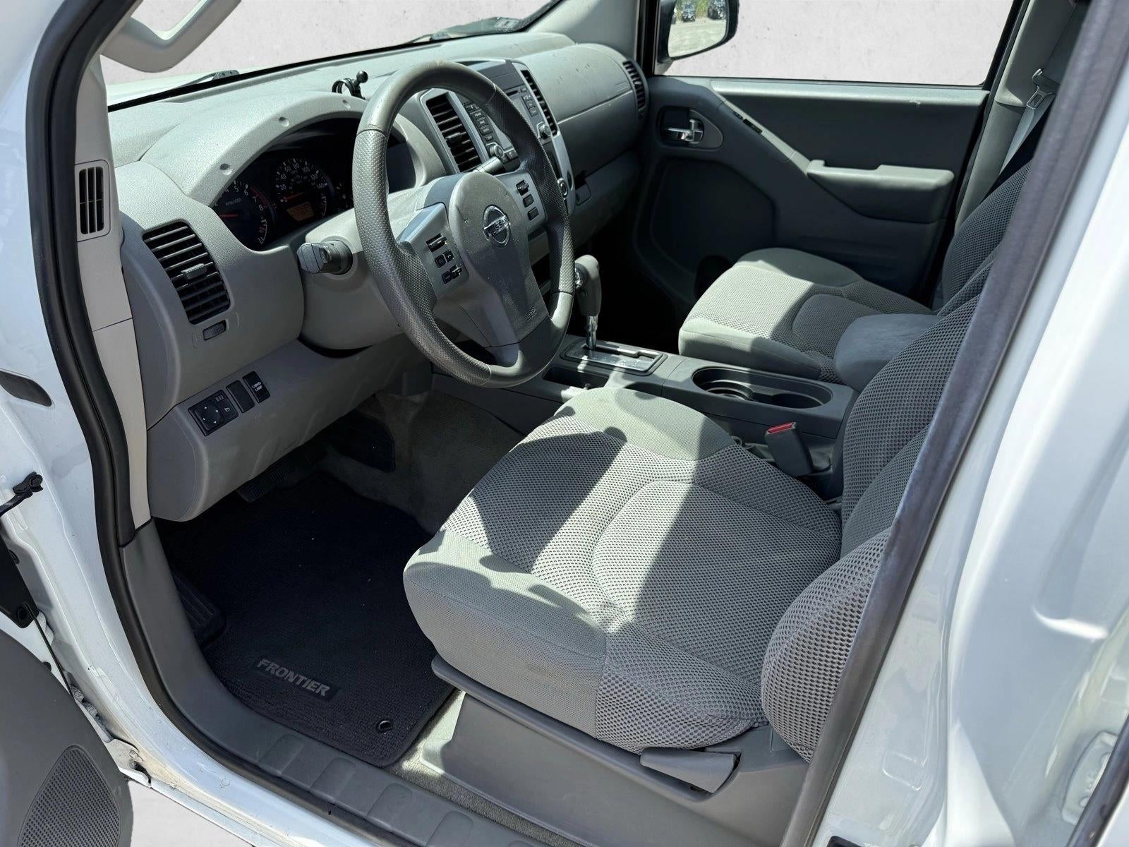 2016 Nissan Frontier 2WD Crew Cab SWB Auto SV