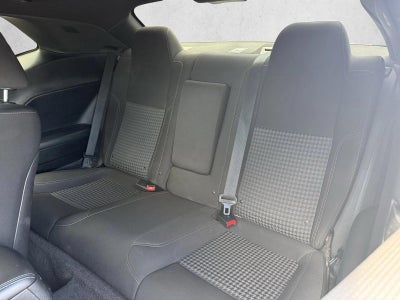 2018 Dodge Challenger SXT RWD