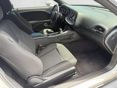 2018 Dodge Challenger SXT RWD