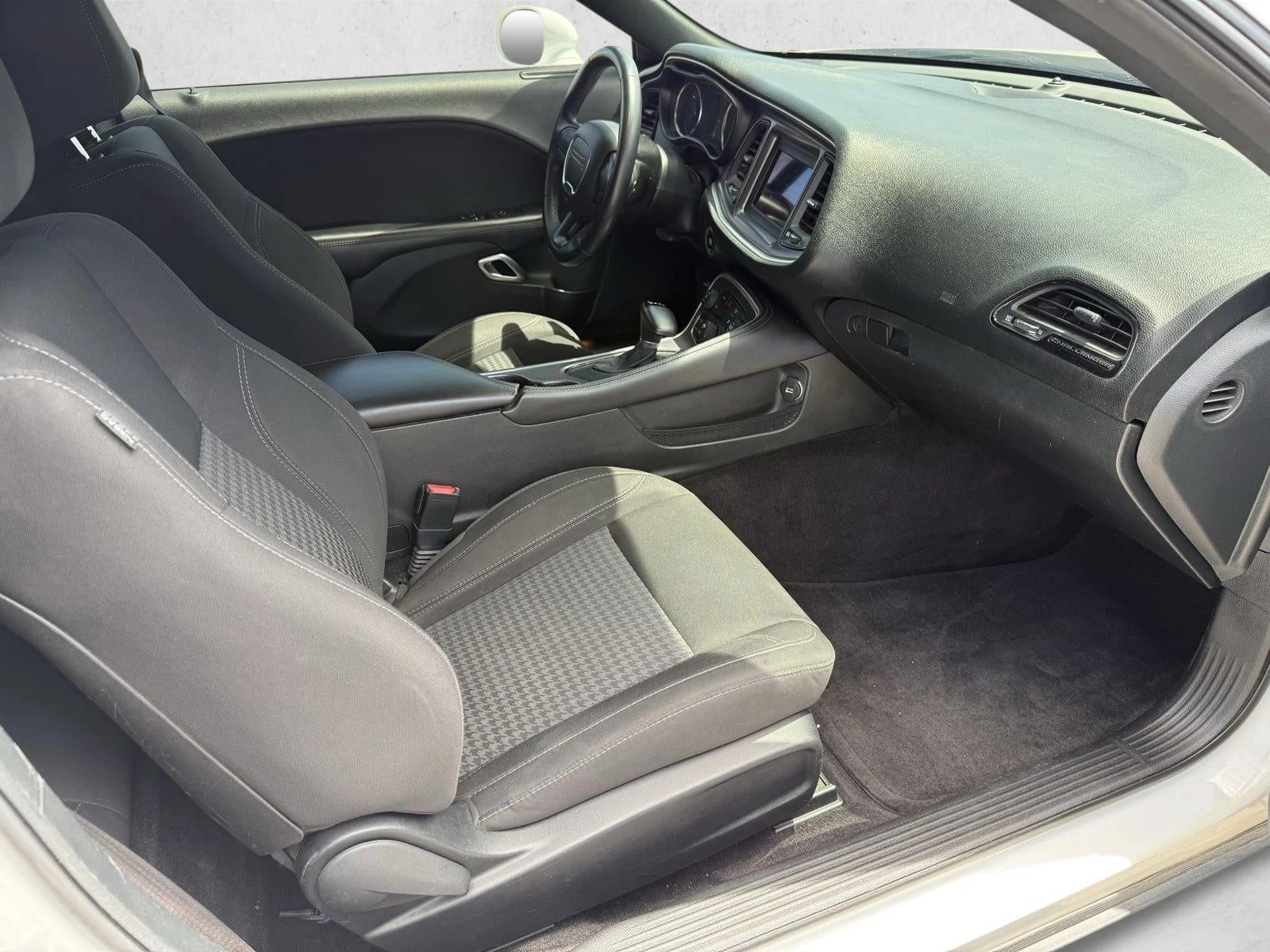 2018 Dodge Challenger SXT RWD