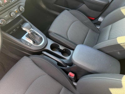 2024 Kia Forte LXS IVT