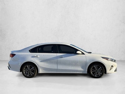 2024 Kia Forte LXS IVT