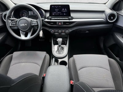 2023 Kia Forte LXS IVT