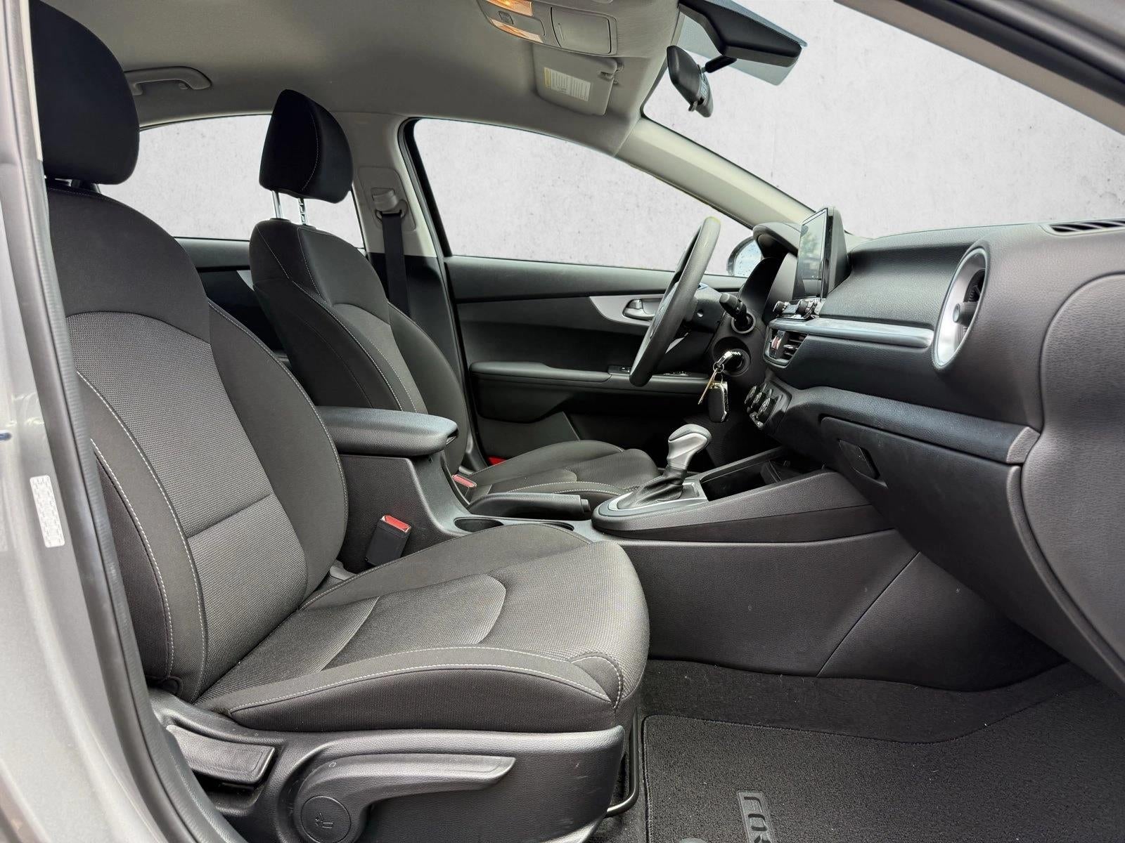 2023 Kia Forte LXS IVT
