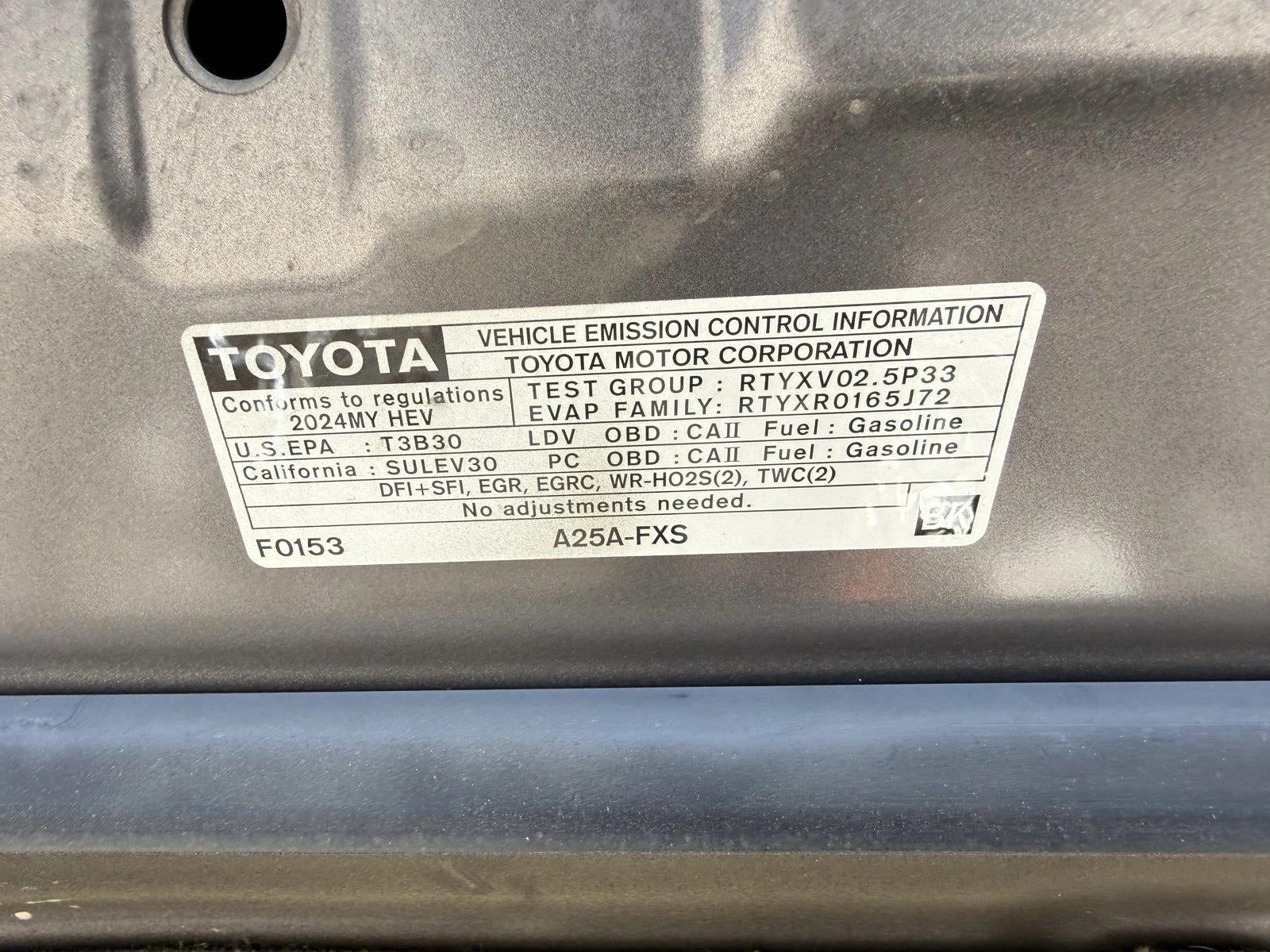 2024 Toyota Camry Hybrid SE CVT (Natl)