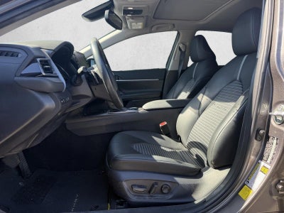 2022 Toyota Camry Hybrid SE CVT (Natl)