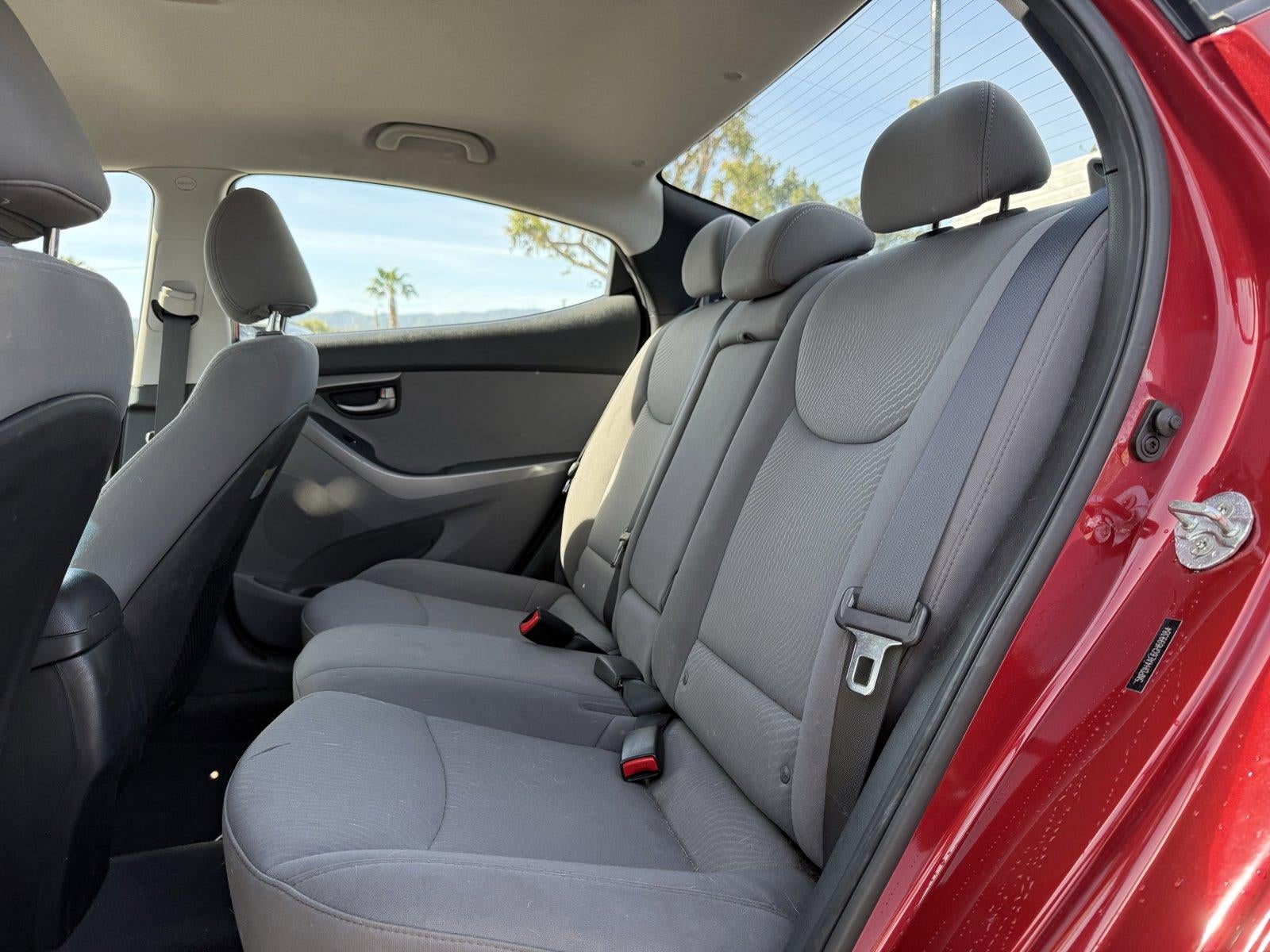 2016 Hyundai ELANTRA 4dr Sdn Auto SE