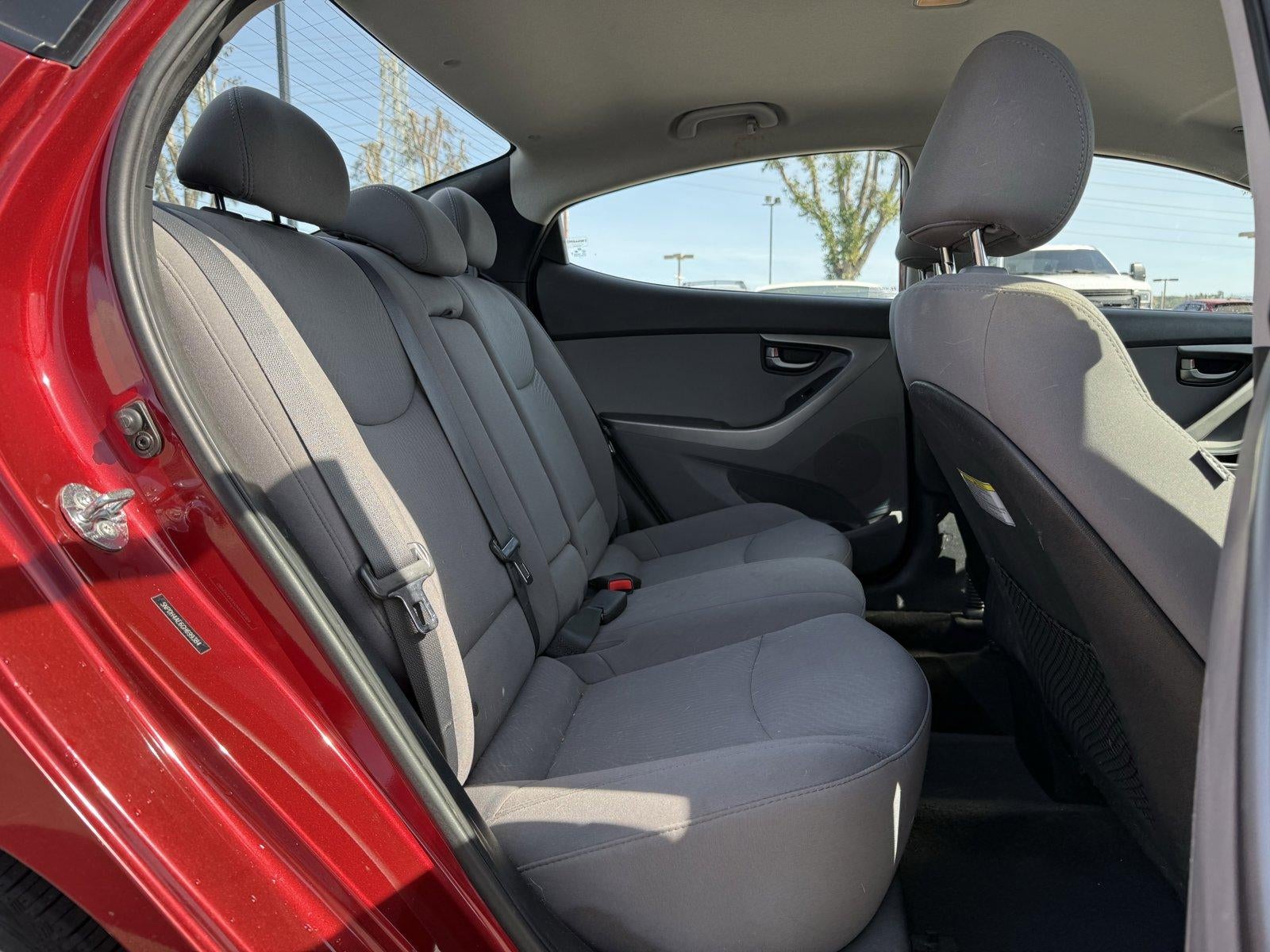 2016 Hyundai ELANTRA 4dr Sdn Auto SE