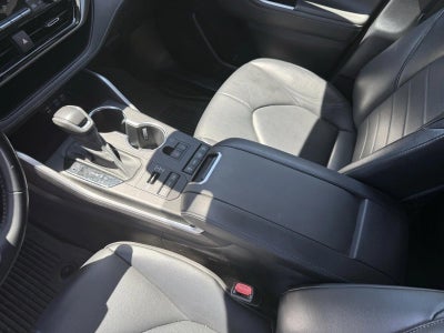2022 Toyota Highlander XLE AWD (Natl)