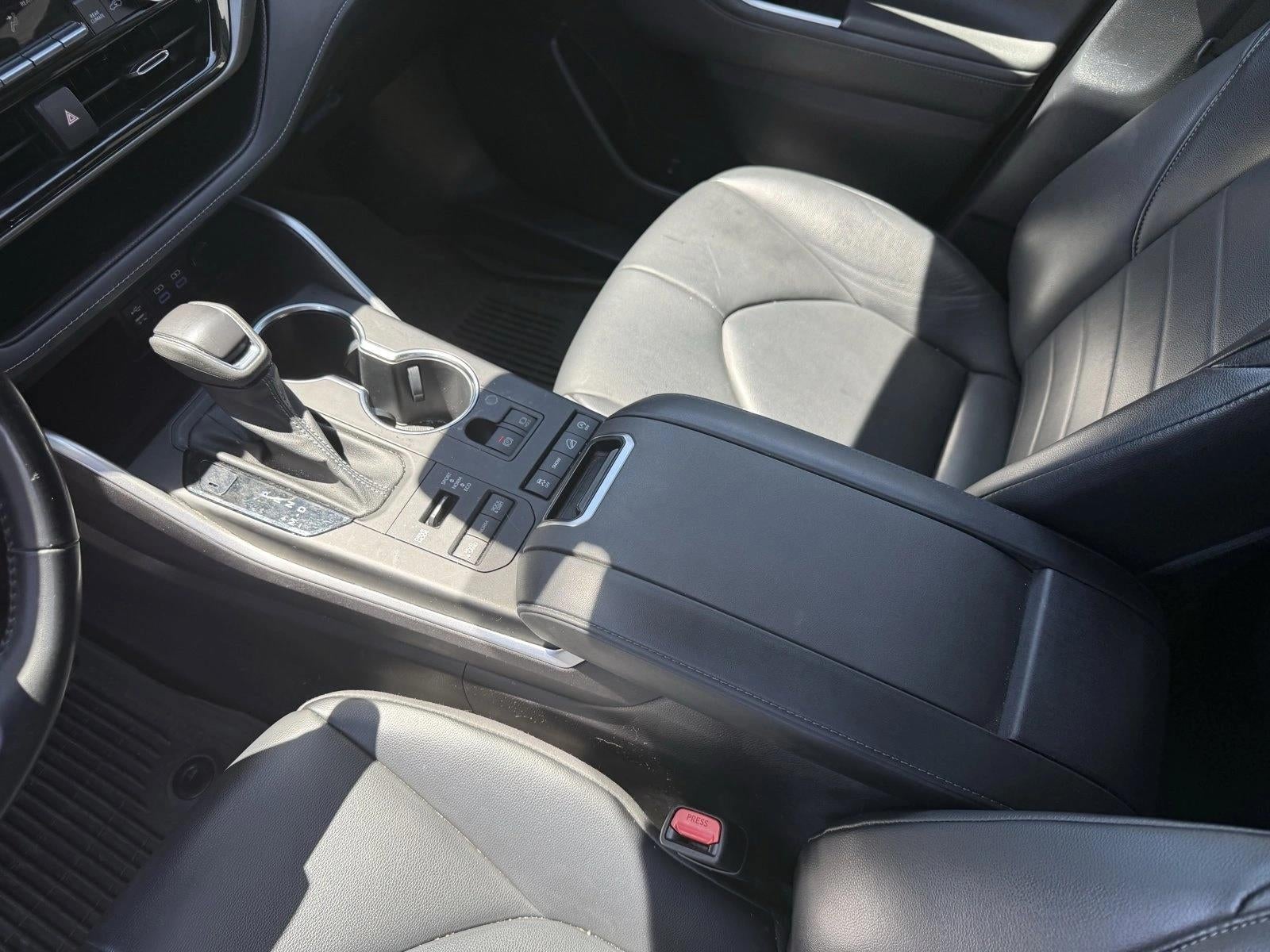2022 Toyota Highlander XLE AWD (Natl)