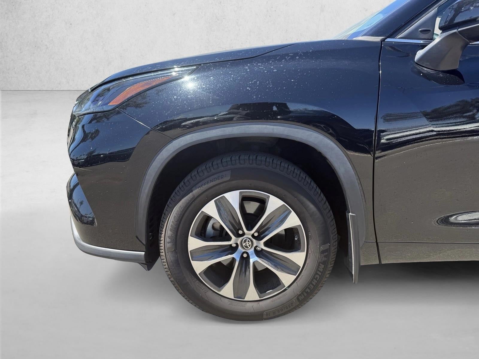 2022 Toyota Highlander XLE AWD (Natl)