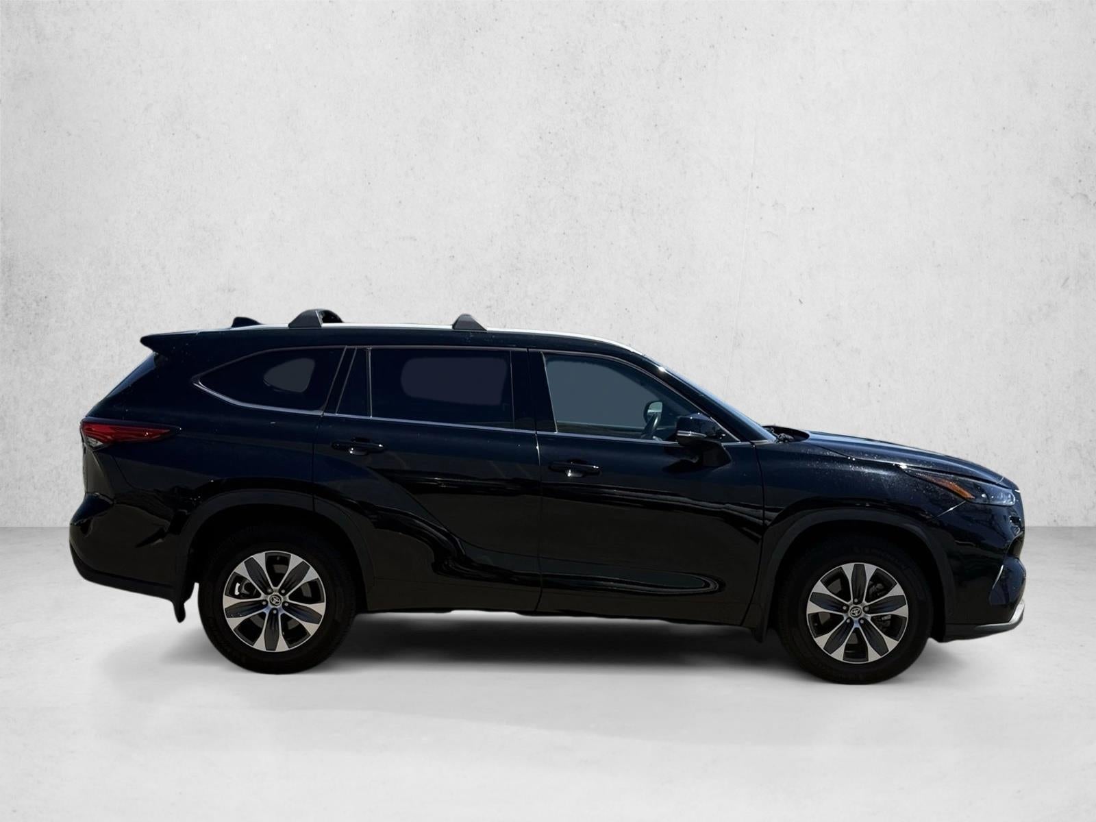2022 Toyota Highlander XLE AWD (Natl)